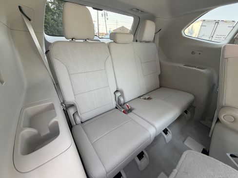 New 2026 Buick Enclave Avenir w/ Super Cruise Package FWD image 19