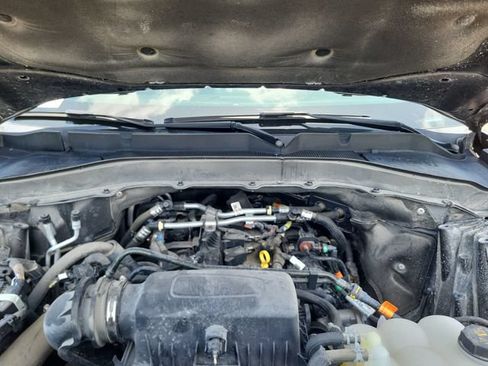 Used 2024 Ford Explorer XLT RWD image 24