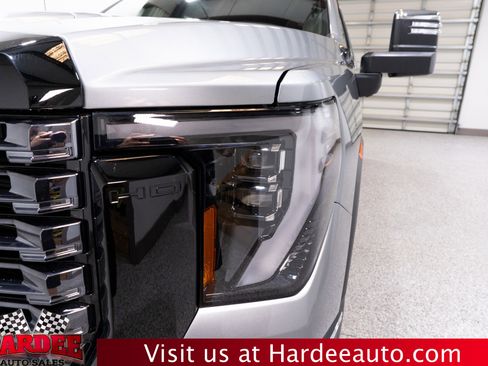 Used 2025 GMC Sierra 2500 Denali Ultimate image 8
