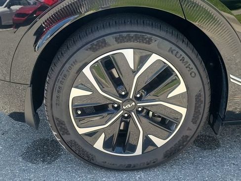 Certified 2024 Kia EV6 Wind RWD image 5