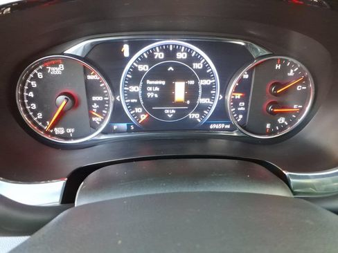 Certified 2022 Chevrolet Traverse Premier w/ LPO, Cargo Package AWD/4WD image 23