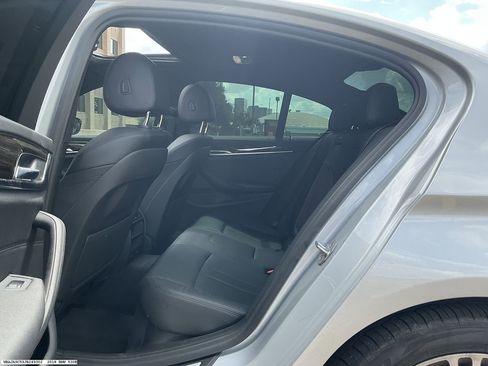 Used 2018 BMW 530e RWD image 8