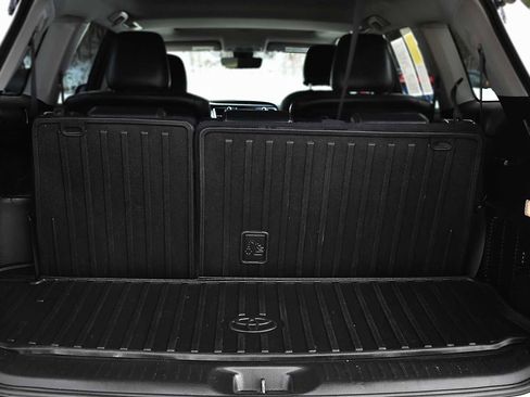 Used 2018 Toyota Highlander XLE image 8