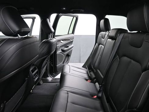 New 2026 Jeep Grand Cherokee Limited image 14