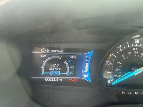 Used 2019 Ford Fusion SE FWD image 12