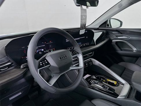 New 2025 Audi Q5 2.0T Premium Plus image 10