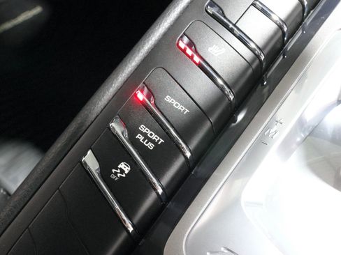 Used 2011 Porsche Panamera image 12