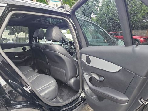 Used 2019 Mercedes-Benz GLC 300 4MATIC image 14