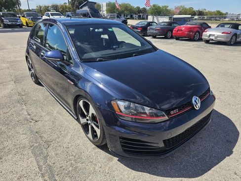 Used 2017 Volkswagen GTI SE image 7