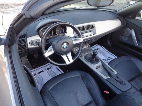 Used 2003 BMW Z4 2.5i image 10