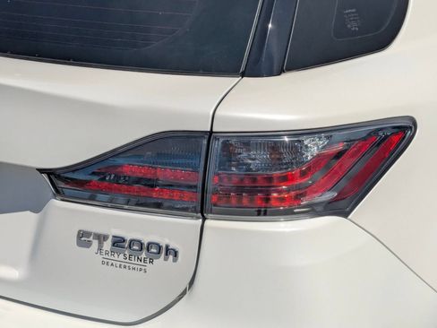 Used 2014 Lexus CT 200h FWD image 12