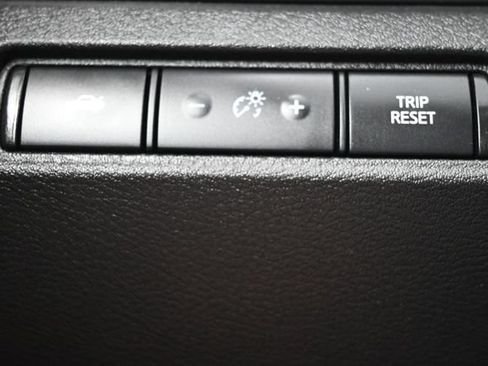 Used 2024 Nissan Altima 2.5 SR w/ SR Premium Package FWD image 25