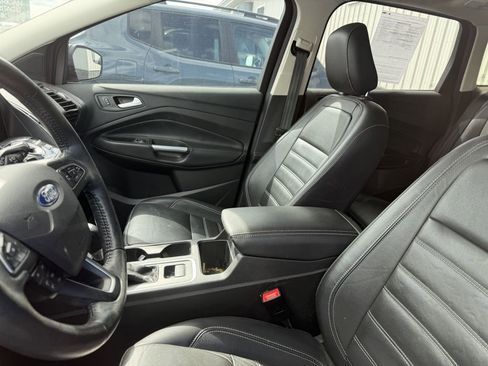 Used 2018 Ford Escape Titanium AWD/4WD image 3