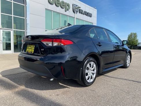 Used 2025 Toyota Corolla LE FWD image 5
