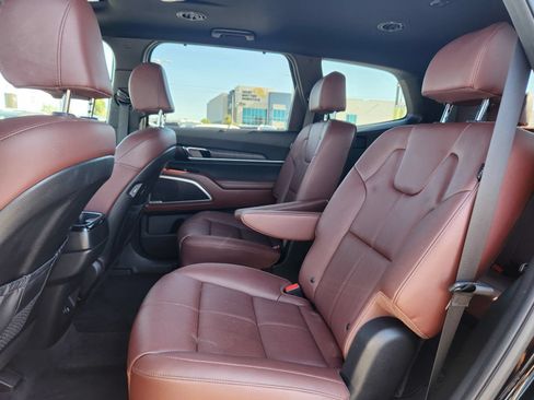 Used 2023 Kia Telluride EX w/ EX Captain's Chair Package AWD/4WD image 13