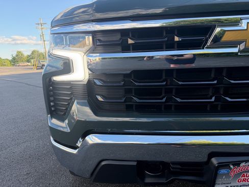 Used 2025 Chevrolet Silverado 1500 LT AWD/4WD image 6