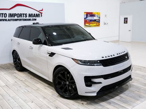 Used 2025 Land Rover Range Rover Sport Dynamic SE image 23