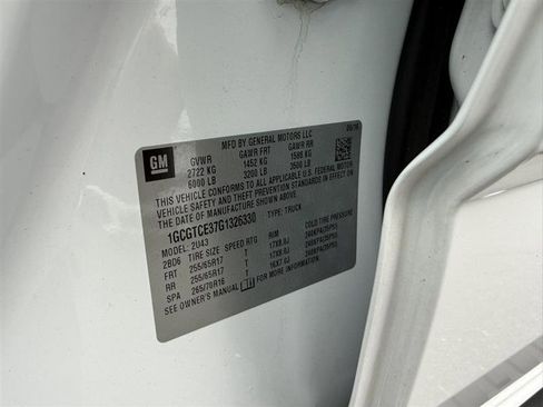 Used 2016 Chevrolet Colorado LT w/ LT Convenience Package image 36