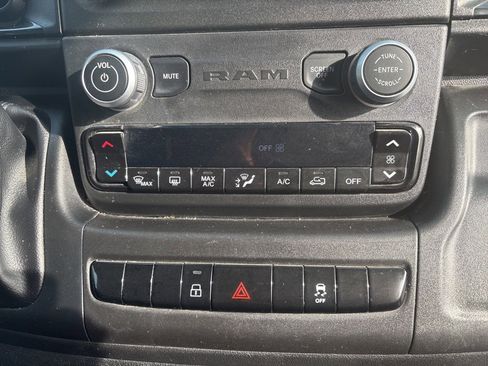 Used 2025 RAM ProMaster 2500 w/ Convenience Group image 30