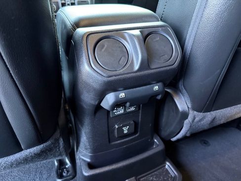 Used 2021 Jeep Wrangler Unlimited Sahara AWD/4WD image 26