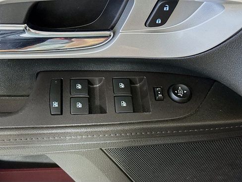Used 2017 Chevrolet Equinox LT w/ Convenience Package FWD image 18