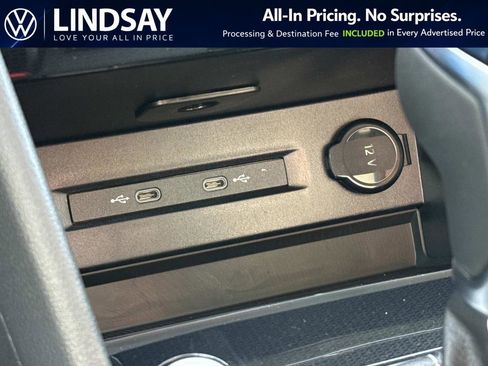 New 2026 Volkswagen Taos SE AWD/4WD image 16