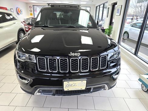 Used 2021 Jeep Grand Cherokee Limited image 3