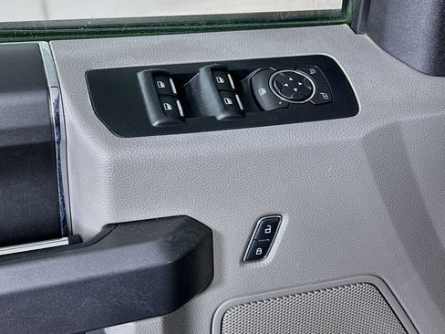 Used 2018 Ford F150 XLT w/ Equipment Group 302A Luxury AWD/4WD image 15