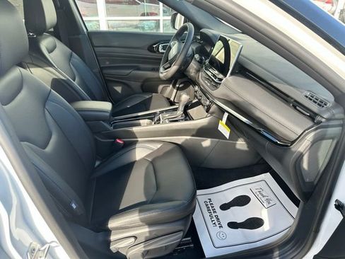 New 2026 Jeep Compass Limited image 14