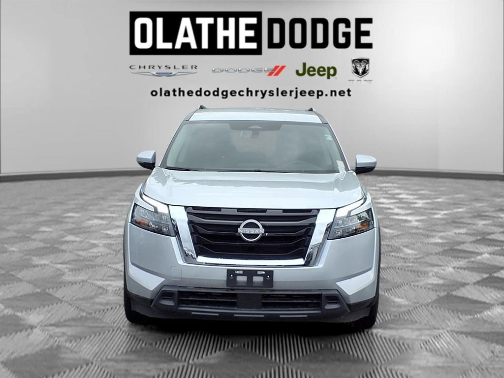 Used 2025 Nissan Pathfinder SV AWD/4WD image 33