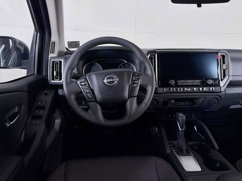 Certified 2025 Nissan Frontier SV w/ SV Convenience Package image 20