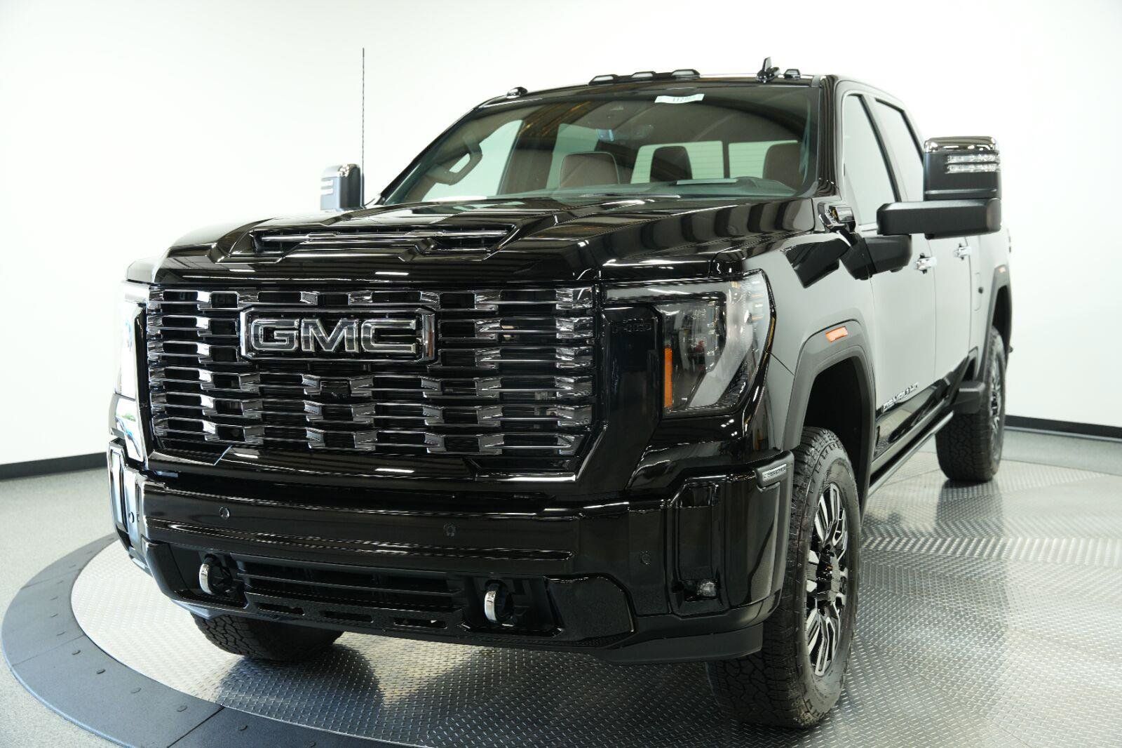 New 2026 GMC Sierra 2500 Denali Ultimate AWD/4WD image 4