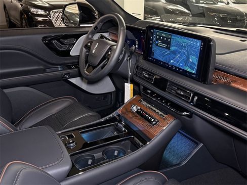 New 2026 Lincoln Aviator Black Label w/ Black Label Special Edition image 11