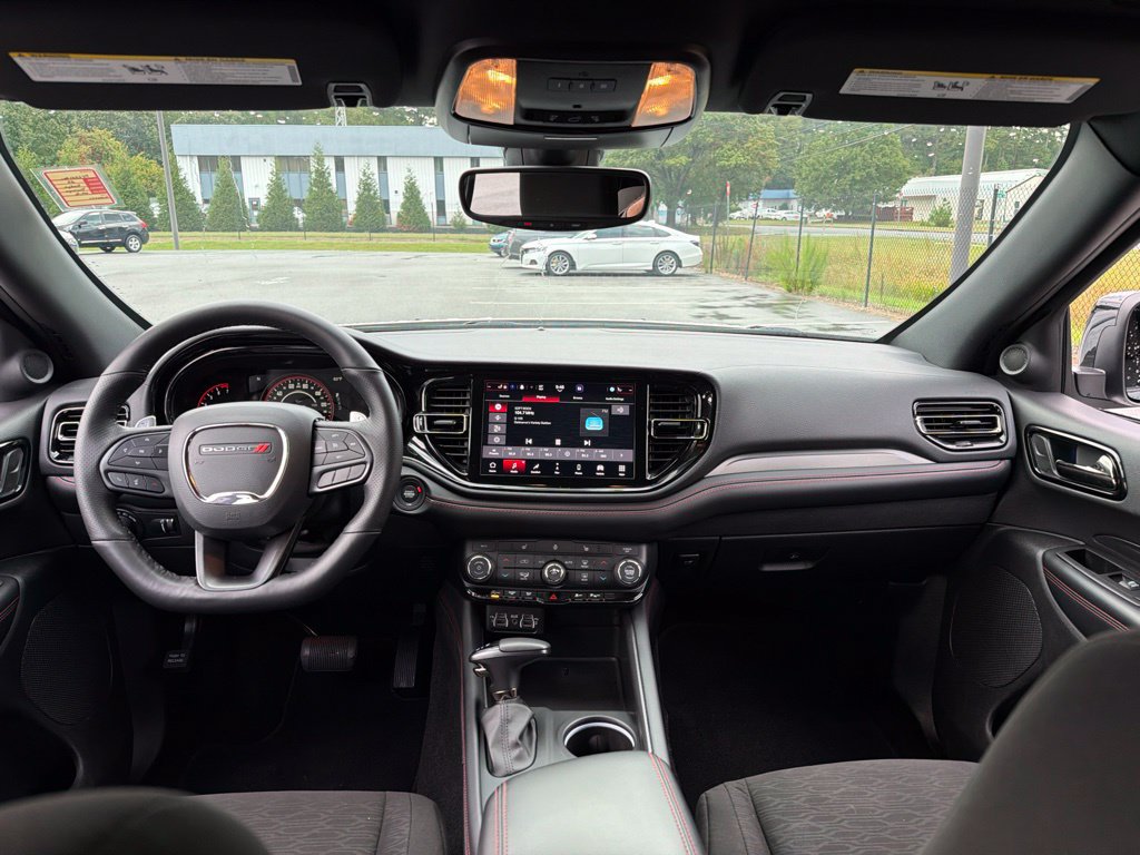 Used 2025 Dodge Durango GT RWD image 8
