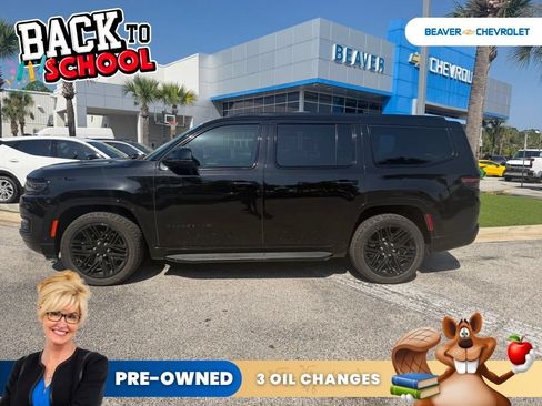 Used 2023 Jeep Wagoneer Series II AWD/4WD image 7
