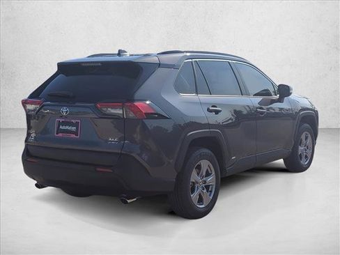 Used 2025 Toyota RAV4 XLE AWD/4WD image 5