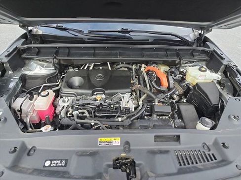 Used 2020 Toyota Highlander XLE image 30