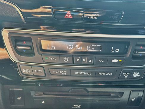 Used 2020 Honda Pilot Touring image 22