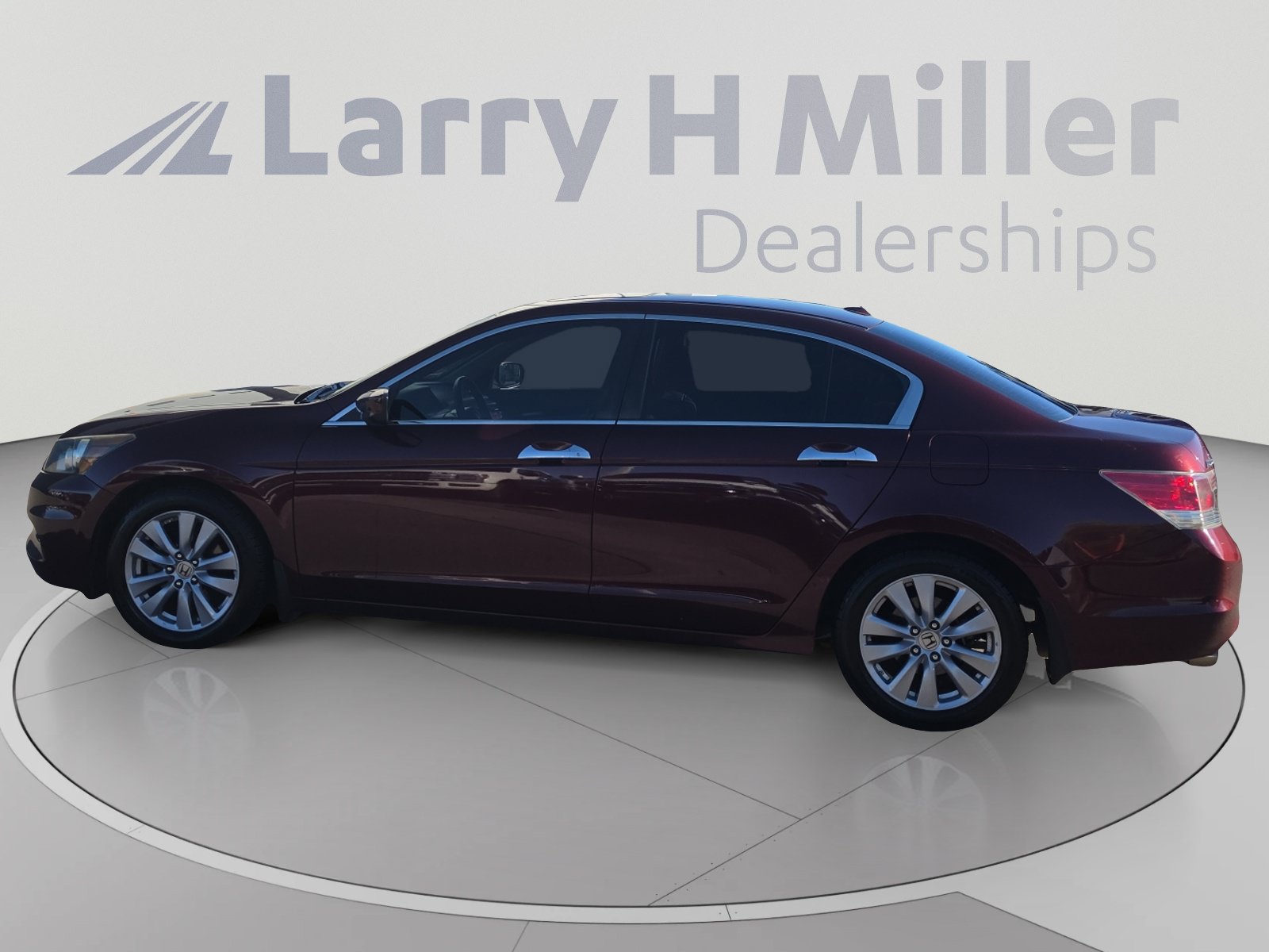 Used 2011 Honda Accord EX-L image 2