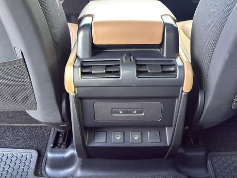 Used 2025 Land Rover Defender 110 X image 19