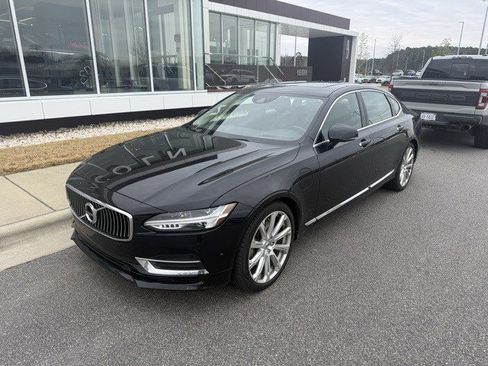 Used 2018 Volvo S90 T8 Inscription w/ Luxury Package image 2