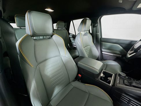 Used 2025 Toyota 4Runner Trailhunter image 25