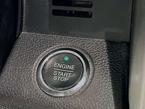 Used 2017 Ford F150 Platinum w/ Equipment Group 701A Luxury image 23