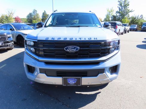 New 2025 Ford Expedition Platinum w/ Driver's Package image 2