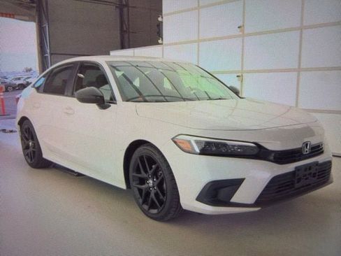 Used 2023 Honda Civic Sport image 1