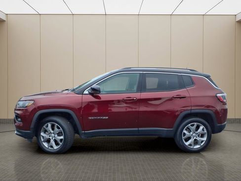 Used 2022 Jeep Compass Limited image 13