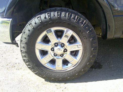 Used 2013 Ford F150 Lariat w/ Lariat Chrome Pkg image 12