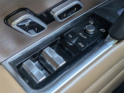 Used 2024 Land Rover Range Rover SE image 26