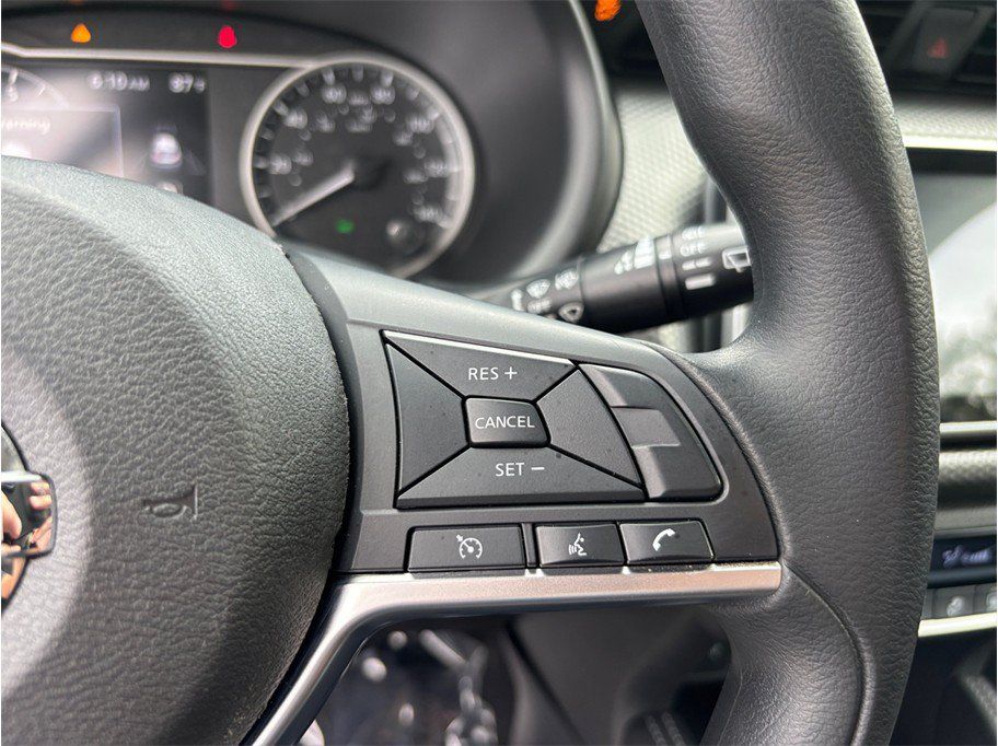 Used 2019 Nissan Kicks SV FWD image 22