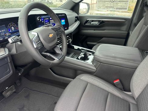 New 2026 Chevrolet Suburban LS image 10